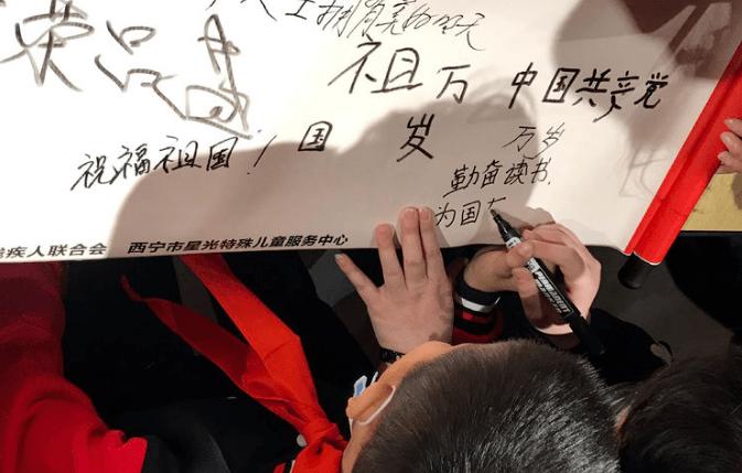 怎样才能让她证明你有多爱她呢？游戏画面